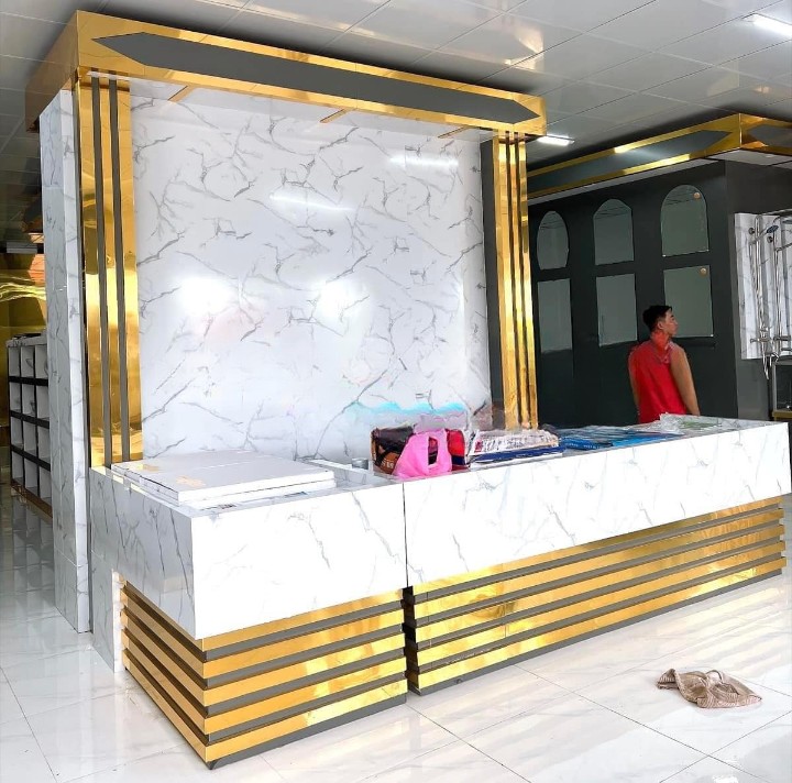 Kệ gạch Thuý Hằng