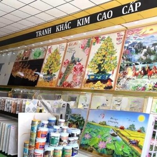 Showroom đen pha vàng